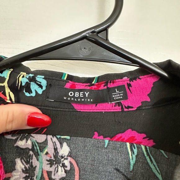 Floral Obey Cap Sleeve Button Up - Picture 2 of 4
